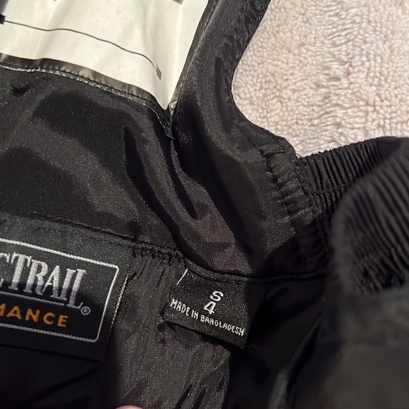 Youth Snow Bibs Great condition used a couple of times Youth size : Small/4 - Picture 4 of 10